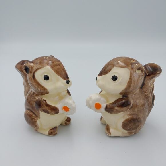 Vintage Ceramic Squirrel Salt and Pepper Shakers - Picture 1 of 5